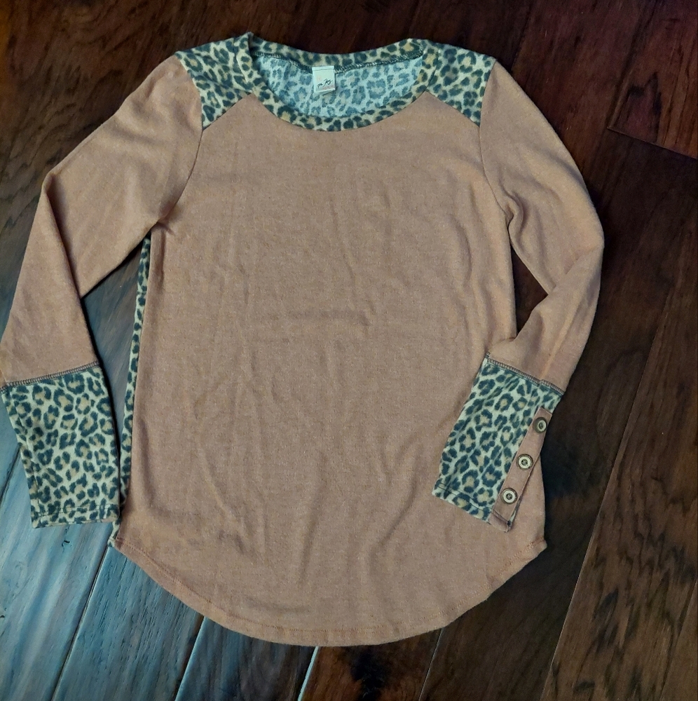 7th Ray Cheetah Print Top